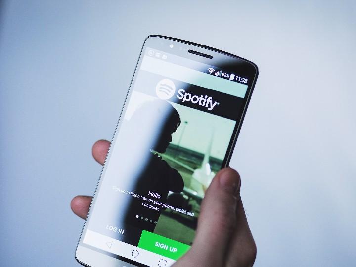 Spotify está trabajando para que sus usuarios con suscripción gratuita escuchen 30 minutos de música sin conexión. Foto: Pixabay