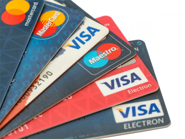 Algunas entidades financieras podrían permitirte tramitar una tarjeta de crédito aunque tengas un historial negativo. Foto: iStock 