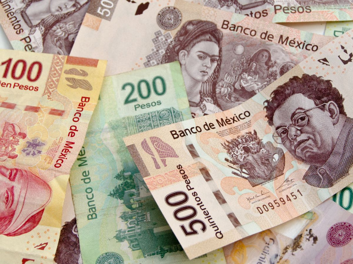 billetes mexicanos de quinientos, doscientos y cien pesos