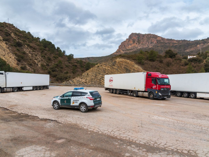 Las carreteras ya alcanzan 58 delitos diariamente en trasporte de carga. Foto: iStock.