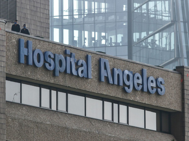 Letrero de Hospital Angeles