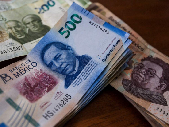 Billetes de 200 y 500 pesos mexicanos 