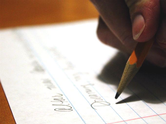 Qué significa cuando una persona escribe muy pequeño? Esto dice la  Grafología