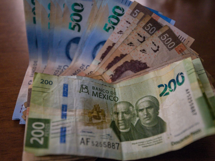 Billetes de 200 y 500 pesos