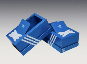 Adidas transforma su caja de zapatos en verdaderos snekears y este es su precio. Foto: Adidas. 