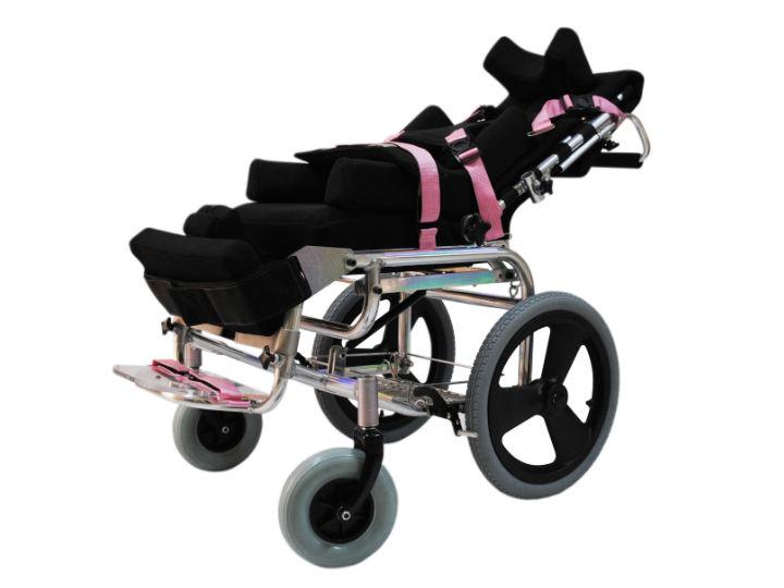 Jóvenes diseñan silla de rueda que pone de pie a personas con discapacidad  | Dinero en Imagen