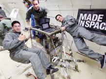 Jason Dunn (centro) es el director de Tecnología de Made in Space, y en sus hombros está el buen funcionamiento de la  impresora sin  gravedad. Fotos: Cortesía