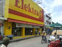 La cadena Elektra no sólo quiere competir con Amazon y eBay en México, sino que irá por el mercado de connacionales en Estados Unidos. Foto: Archivo