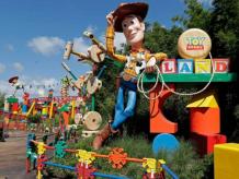 El nuevo terreno de 4,45 hectáreas de Disney, inspirado en Toy Story abre al público el sábado en el Disney’s Hollywood Studios a las afueras de Orlando. Foto: AP