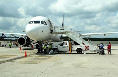 Aeroméxico tiene programada la operación de tres vuelos regulares y dos vuelos de rescate desde y hacia Puerto Vallarta a la Ciudad de México, Guadalajara y Monterrey. Foto: Twitter @SCT_mx