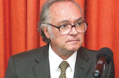 Joaquín Ortega, abogado del SNTTTASS, pide que se juzgue a los accionistas de Mexicana. Foto: Eduardo Jiménez