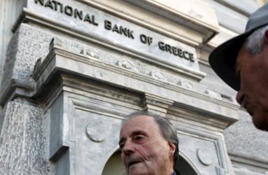 El BCE incrementó el jueves en 900 millones de euros el techo de financiamiento de emergencia al que los prestamistas griegos pueden acceder mediante el banco central del país. Foto: Reuters.