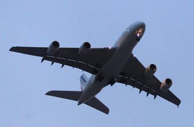 El vuelo AF438 llegó a la capital con alrededor de 500 pasajeros. Foto: Héctor López