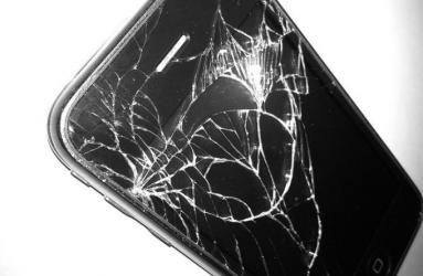 iFixit señala que los propietarios tienen el derecho a reparar su iPhone en los lugares donde ellos consideren sea mejor. Foto: Foter.