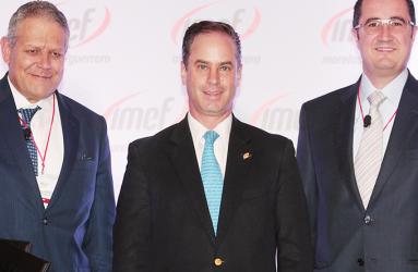 Luis Robles, presidente de la ABM, Joaquín Gándara Ruiz Esparza,  presidente del IMEF, y Alonso Díaz Etienne, presidente de la Amexcap. Foto: Quetzalli González