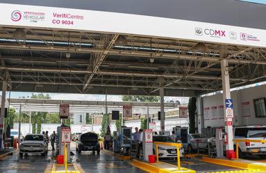 La Secretaría de Medio Ambiente capitalina pone a disposición 67 centros de verificación en la Ciudad de México para los vehículos que usen gasolina, así como a los de diesel. Foto: Cuartoscuro