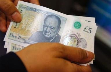 El Banco de Inglaterra confirmó en Twitter que los billetes contienen una cantidad mínima de una substancia conocida como sebo. Foto: AP