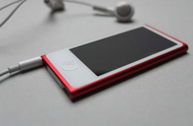 Apple descontinuará el iPod nano y shuffle de su línea de dispositivos móviles. Desde hoy, estos dos reproductores de música, ya no están disponibles en la página de la empresa. Foto: Pixabay.