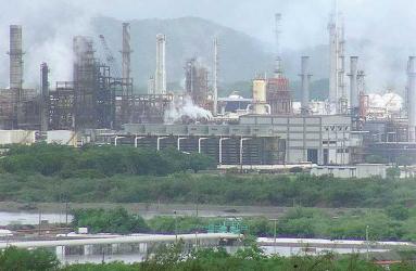 La refinería de Salina Cruz era la que más petrolíferos elaborados generaba, con 242 mil barriles por día.  Foto: Reuters
