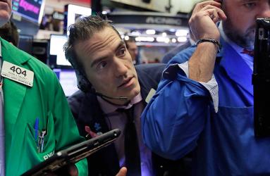 El Promedio Industrial Dow Jones perdió 54.67 puntos, o un 0.23%, a 23,273.96 puntos. Foto: AP