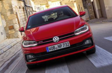 Volkswagen hace gala de su nuevo hothatch subcompacto que ahora tiene 200 hp de potencia 
