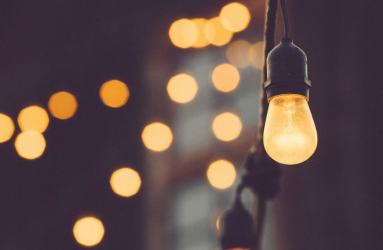 Ante las demandas de industriales y comerciantes por revertir los incrementos en las tarifas eléctricas, la Comisión Reguladora de Energía (CRE) reconoció que hubo casos atípicos en el cobro de luz. Foto: Pixabay