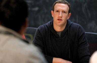 Se acusa a Facebook de facilitar el uso de la información a Cambridge Analytica que realizaba trabajo de consultoría para el presidente Donald Trump. Foto: AP