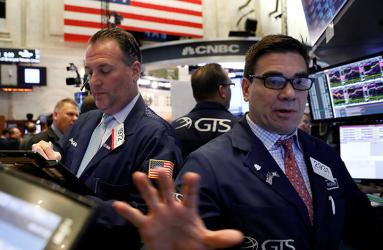 Los tres principales referenciales de Wall Street cerraron arrastrados por un descenso de las tabacaleras. Foto: Reuters