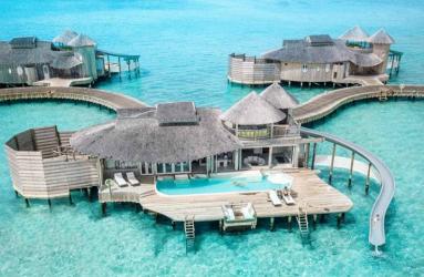 En las Islas Maldivas recientemente se abrió una vacante que consiste en atender una librería en un hotel de lujo. Fotos: facebook.com/discoversoneva
