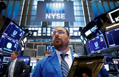El índice S&P 500 y el Promedio Industrial Dow Jones de de la bolsa de Nueva York cerraron con leves caídas este jueves. Foto: Reuters 