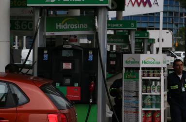 En caso de que los combustibles sigan incrementando su precio, el gobierno podría intervenir. Así lo aseguró el presidente López Obrador. Foto: Cuartoscuro