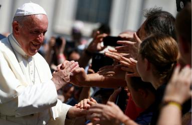 El papa Francisco manifesto profundamente su pena, tras observar la dura situación que enfrentan los migrantes. Foto: Reuters 