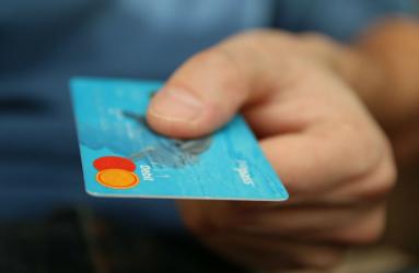 Tu tarjeta de crédito puede otorgarte hasta 50 días de financiamiento sin costo si aprendes a programar tus compras. Foto: Pixabay