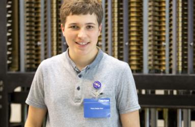 Fionn Ferreira es un adolescente irlandés que es aficionado a la astronomía, y este 2019, es el ganador de la Feria de Ciencias de Google. Foto: Google.