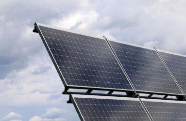 La compañía OPDEnergy firmó un acuerdo de financiamiento por 86 millones de dólares para la construcción de dos plantas solares. Foto: Pixabay