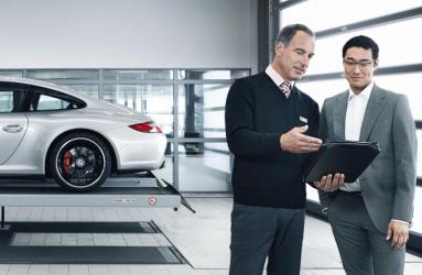 10 preguntas que debes hacer en una agencia al comprar un auto. Foto: *Porsche