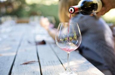 La industria vitivinicola adopta nuevas herramientas digitales para acercarse a nuevos mercados como el comercio electrónico. Foto Pixabay
