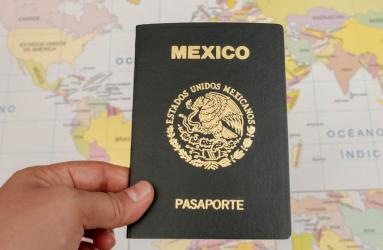 La Secretaría de Relaciones Exteriores (SRE) reanudará el trámite de pasaportes. Foto: iStock 