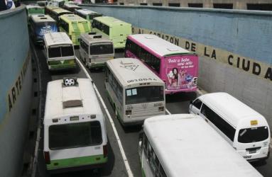 La mañana de este miércoles cientos de transportistas bloquean distintas vialidades en la Ciudad de México. Foto: Cuartoscuro 