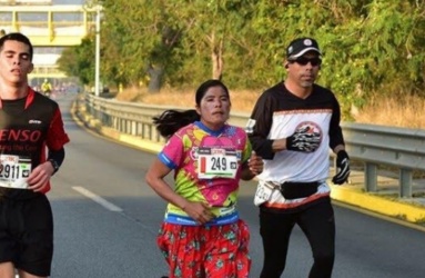 Hace unas horas Lorena hizo un llamado a través de redes sociales para conseguir fondos y poder participar en las siguientes dos carreras del Golden Trail en México. Foto: Instagram / @lorena_nahueachi_chomali