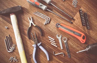  Estas son las herramientas que nunca deben faltar en tu auto. Foto: Pixabay