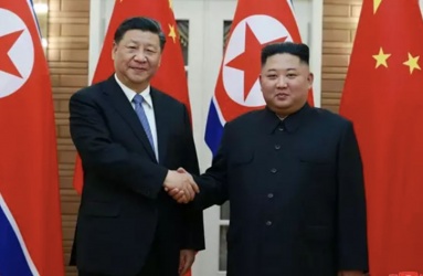 El líder norcoreano, Kim Jong Un, y el presidente chino, Xi Jinping, destacaron la excelente salud de la relaciones diplomáticas entre ambos países. Foto: Europa Press