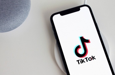 TikTok anunció a sus empleados que muy pronto se les ofrecerá la opción de trabajar de forma remota, serán hasta 2 días a la semana en casa y el resto de forma presencial en la oficina. Foto: Pixabay 