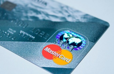 Mastercard anunció a través de un comunicado en su página web que, a partir de 2024, eliminará las tarjetas con banda magnética. Foto: Pixabay 