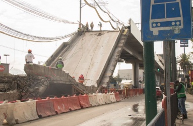 El colapso de un paso elevado de una línea del metro de Ciudad de México en mayo, se debió a deficiencias previas al terremoto de 2017, según la consultora DNV. Foto: Cuartoscuro.
