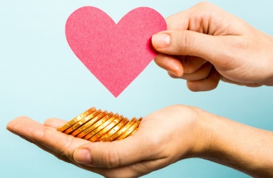 El amor es una pieza clave para la estabilidad de una pareja, sin embargo, también es importante analizar el uso de los recursos financieros de manera inteligente. Foto: iStock 