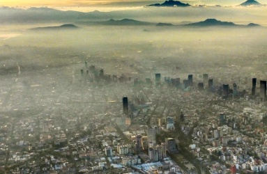 De acuerdo con CEMDA, México no puede dar el salto para el cumplimiento de sus metas de mitigación para combatir el cambio climático, porque retrasa la aplicación de nuevas regulaciones. Foto: iStock