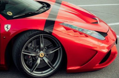 Ferrari contabilizó un beneficio neto de 719 millones de dólares en los tres primeros trimestres del año actual. Foto: Unsplash 