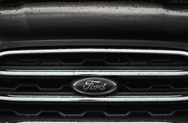Las ganancias de Ford se producen en medio de sus planes de duplicar la capacidad de producción de la versión eléctrica de su enormemente popular camioneta F-150. Foto: Unplash / Thanuj Mathew
