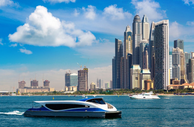 Costa de Dubái en los Emiratos Árabes Unidos